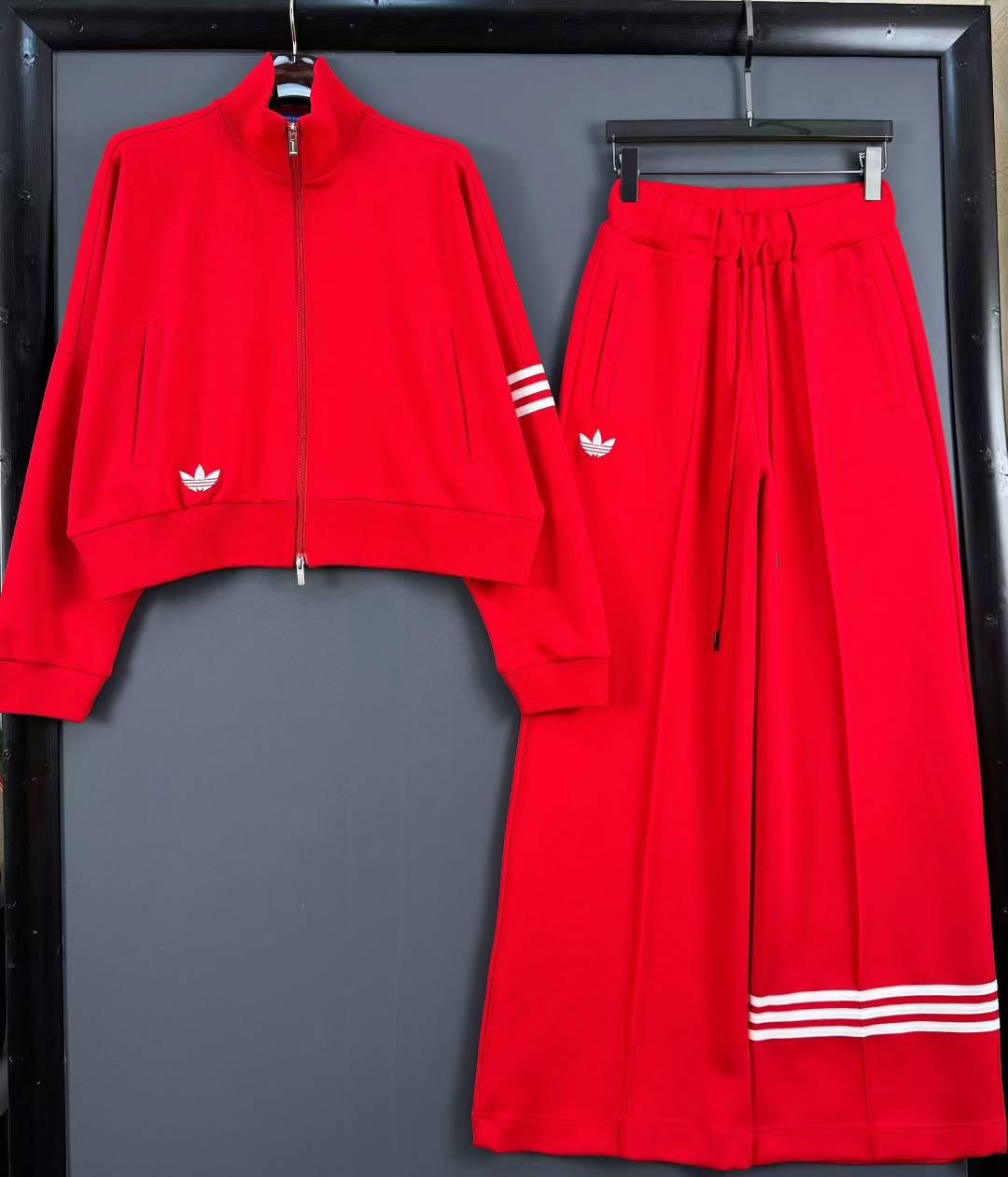 Urban Luxe – Wide-Leg Tracksuit Set